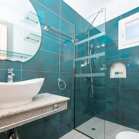 Stratos Deluxe Apartmán *