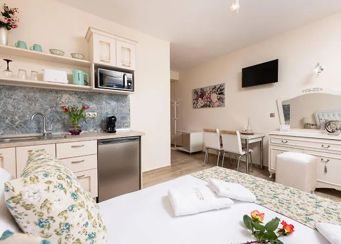 Stratos Deluxe * Skala Potamia